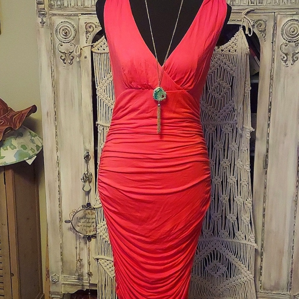 VENUS Fuchsia Shape Embrace Midi Dress V-Neck Sleeveless Size Small